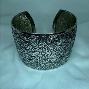 Vintage signed Sarah Coventry embossed floral cuff bracelet